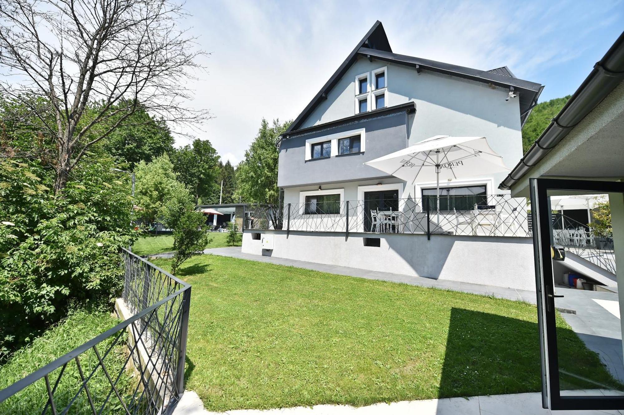 Mira By Atra Bed & Breakfast Tesila Exterior photo